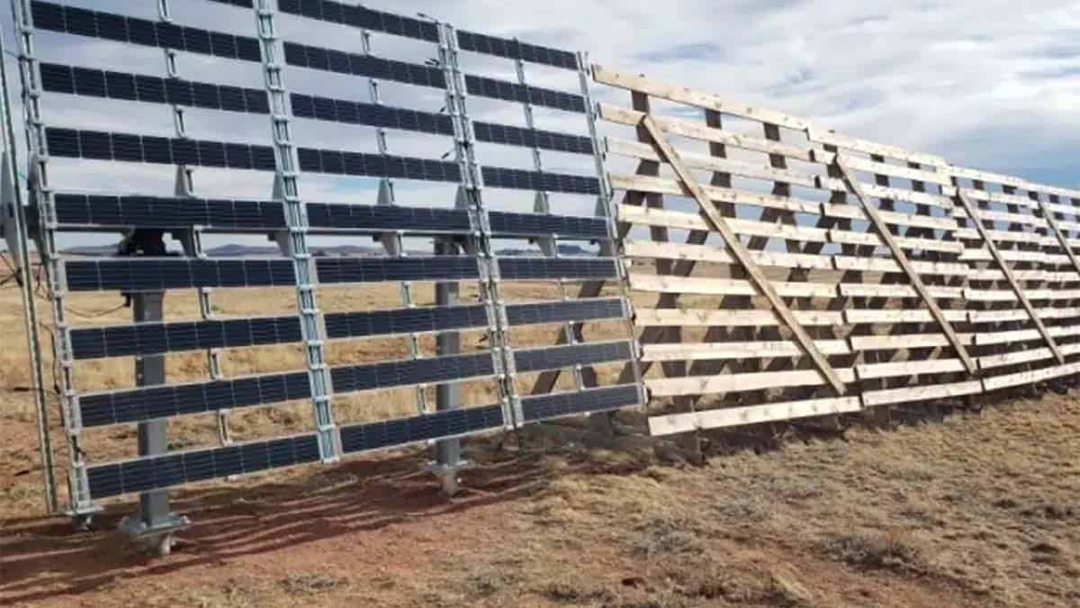 Vallas solares que dan energía y frenan el paso de la nieve