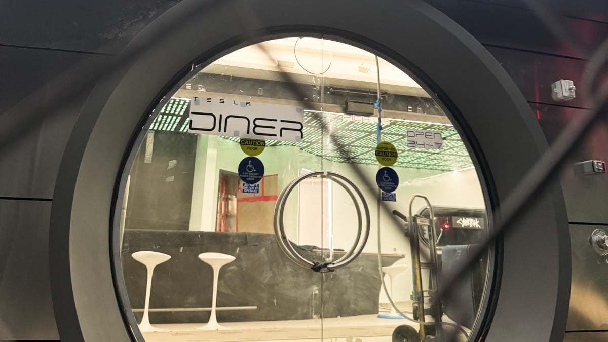 Primeras fotos del interior del Tesla Hollywood Diner