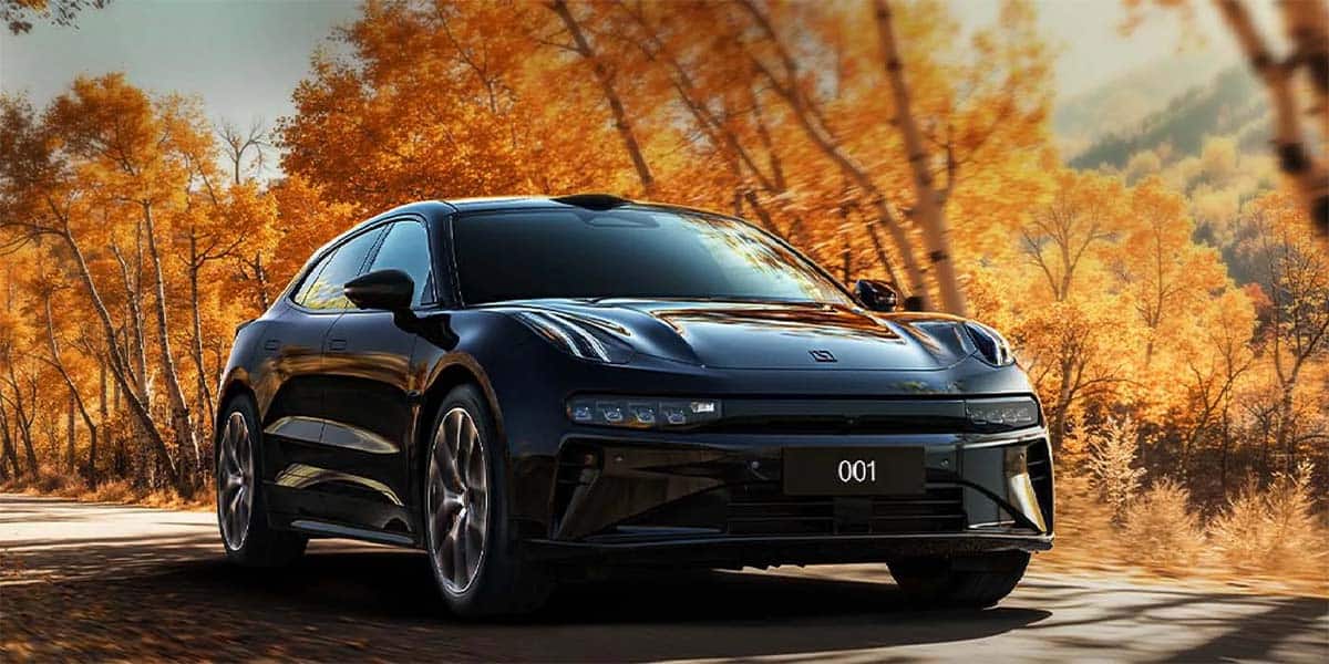 El Zeekr 001 estrena arquitectura de 900v, permitiendo cargar en 7 minutos