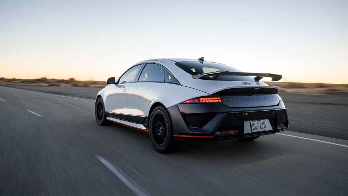 Imagen del art&iacute;culo: Hyundai IONIQ 6 N: La Berlina El&eacute;ctrica de 650 CV que Desaf&iacute;a a los Deportivos de Combusti&oacute;n