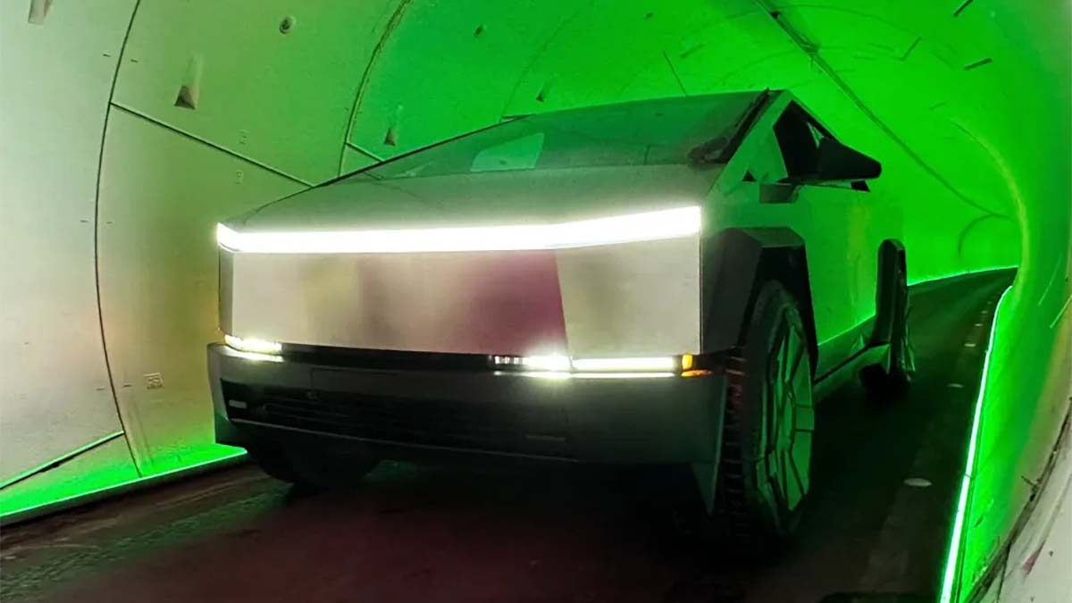 Tesla Cybertruck se une al Vegas Loop: El futuro del transporte subterráneo ya es una realidad