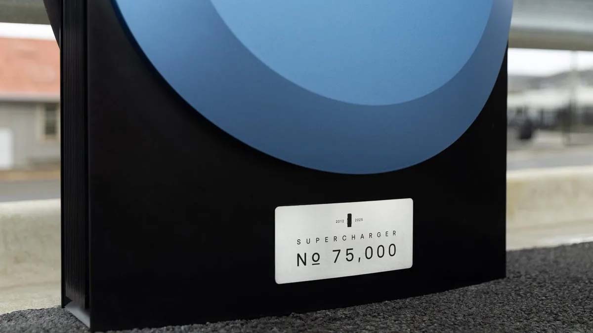 Imagen del artículo: Tesla rompe récords: supera los 75.000 Supercargadores a nivel mundial con una expansión imparable