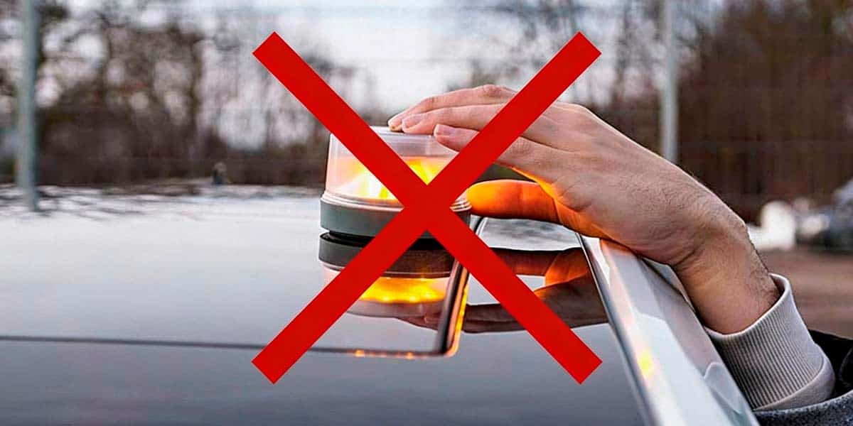 ¿Te imaginas que ahora las balizas V-16 se prohiban?: Bruselas puede hacerlo