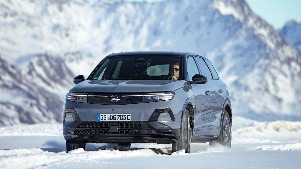 Nuevo Opel Grandland Electric AWD: 325 CV y tracción total para el invierno