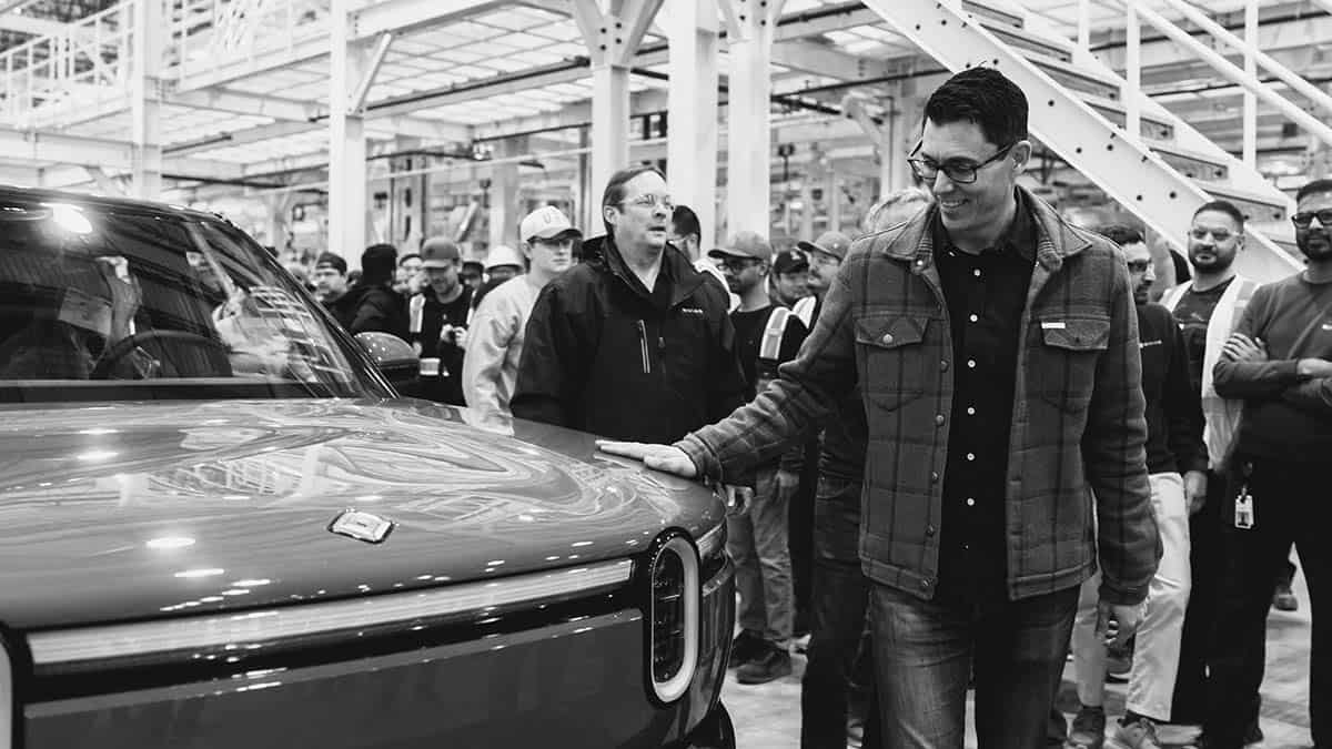 Rivian inicia la producción del R2: su SUV eléctrico clave llegará en 2026