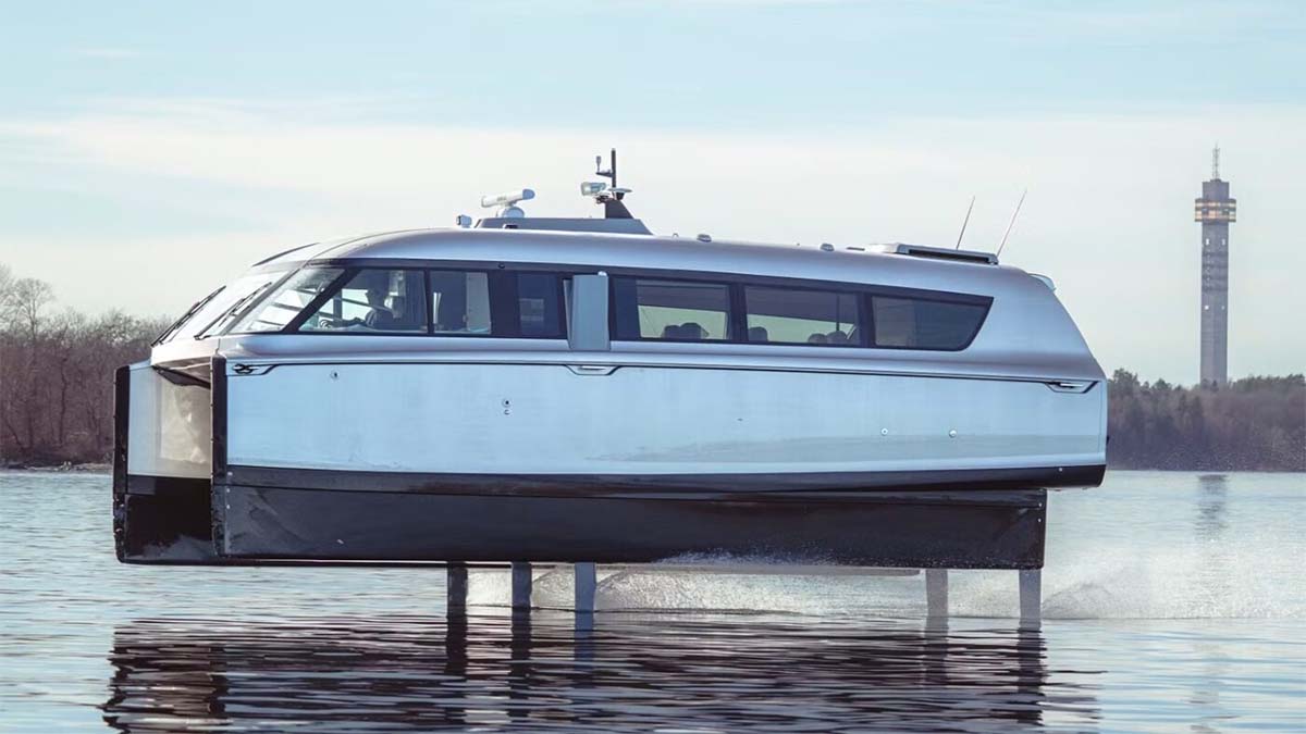Candela P-12 Business: así es el barco eléctrico con hidroalas que reduce ruido y consumo