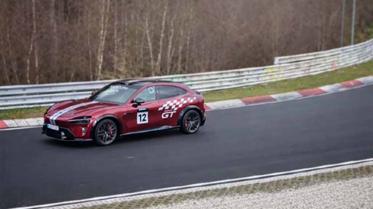 El Xiaomi YU7 GT lo goza en el circuito de Nürburgring