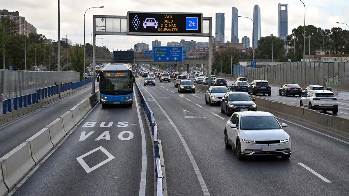 ¿Los coches eléctricos pueden circular por el carril Bus-VAO?