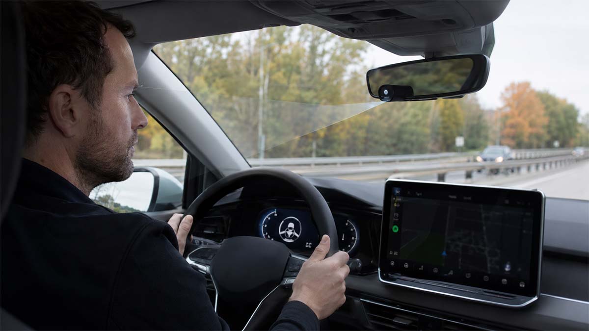 La UE obliga: los coches nuevos vigilarán a los conductores a partir de julio de 2026