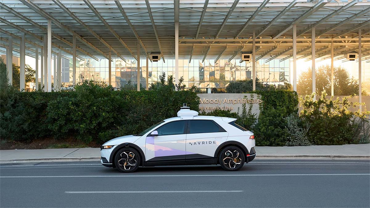 Se investigan 16 accidentes de robotaxis pero que no son de Tesla